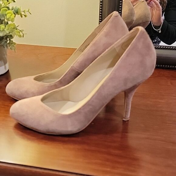 Steven taupe suede pumps 9.5 - Picture 4 of 8